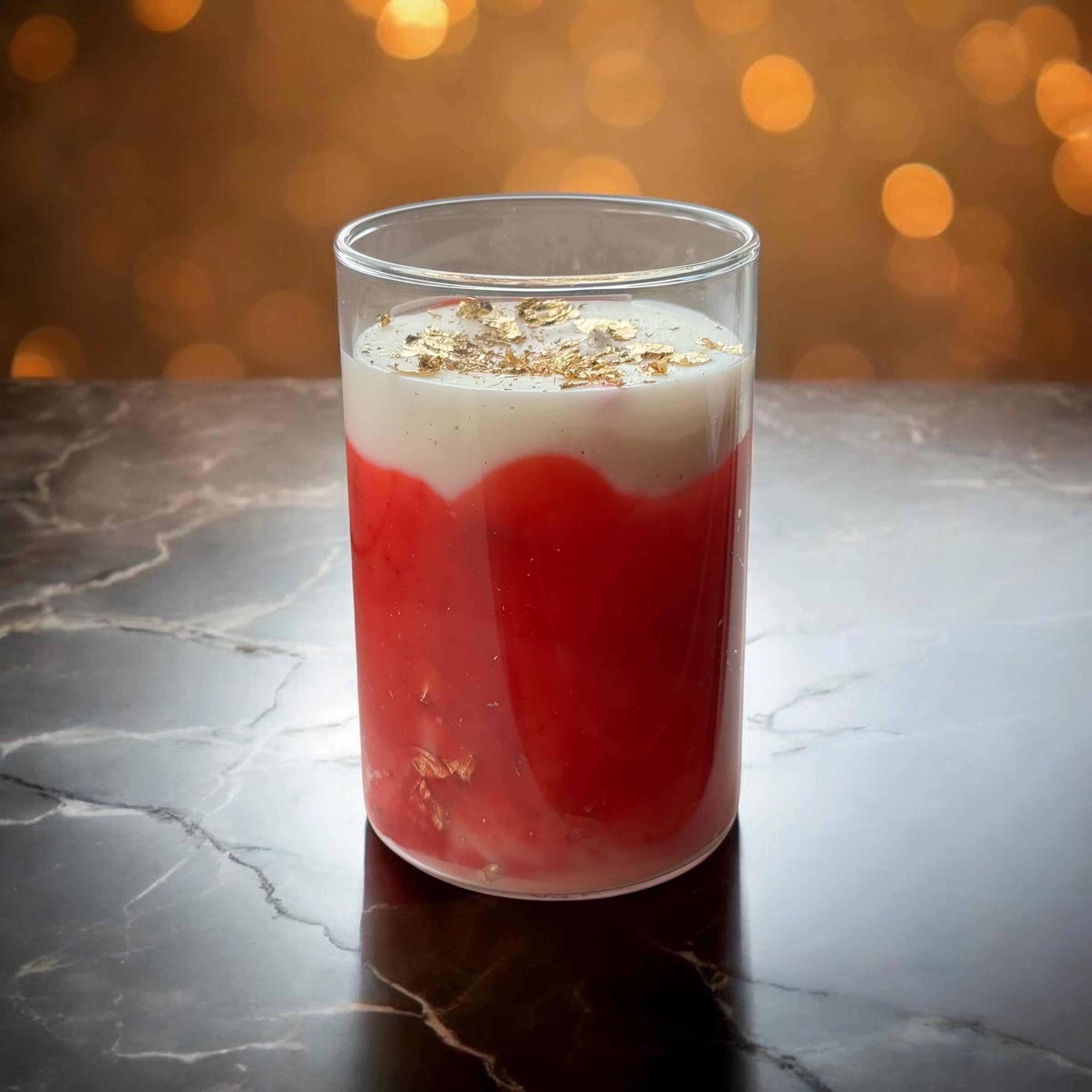 Exklusive Design-Kerze "Goldener Rausch" – Handgefertigtes Kunstwerk mit Goldflocken