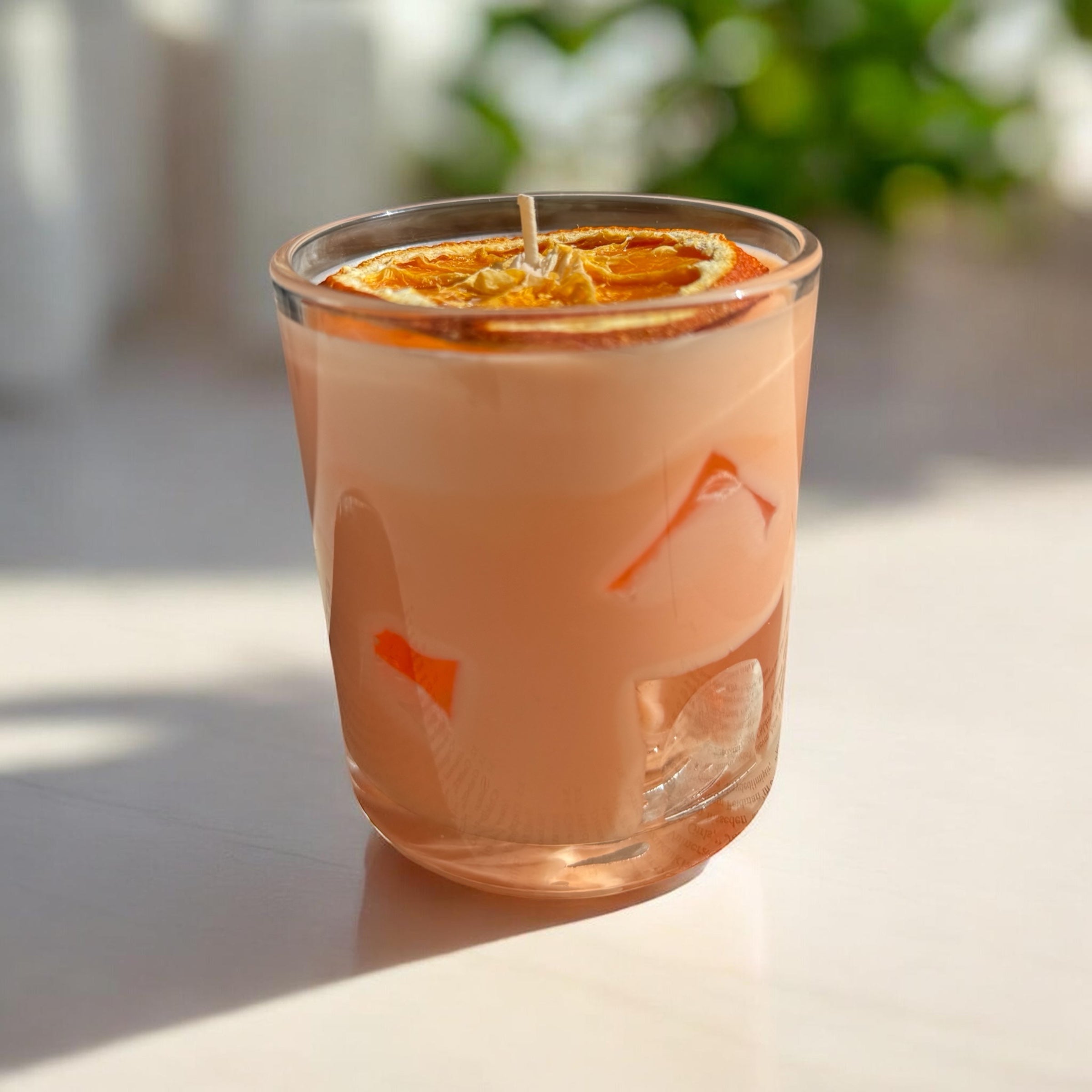 Handgemachte Sojawachs-Kerze mit Gel-Wachs-Details & Orange