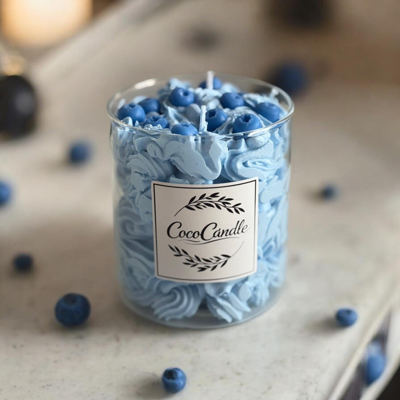 Handgemachte Dessert-Kerze "Heidelbeer-Traum" – Soya-Wachs mit Blaubeer-Optik