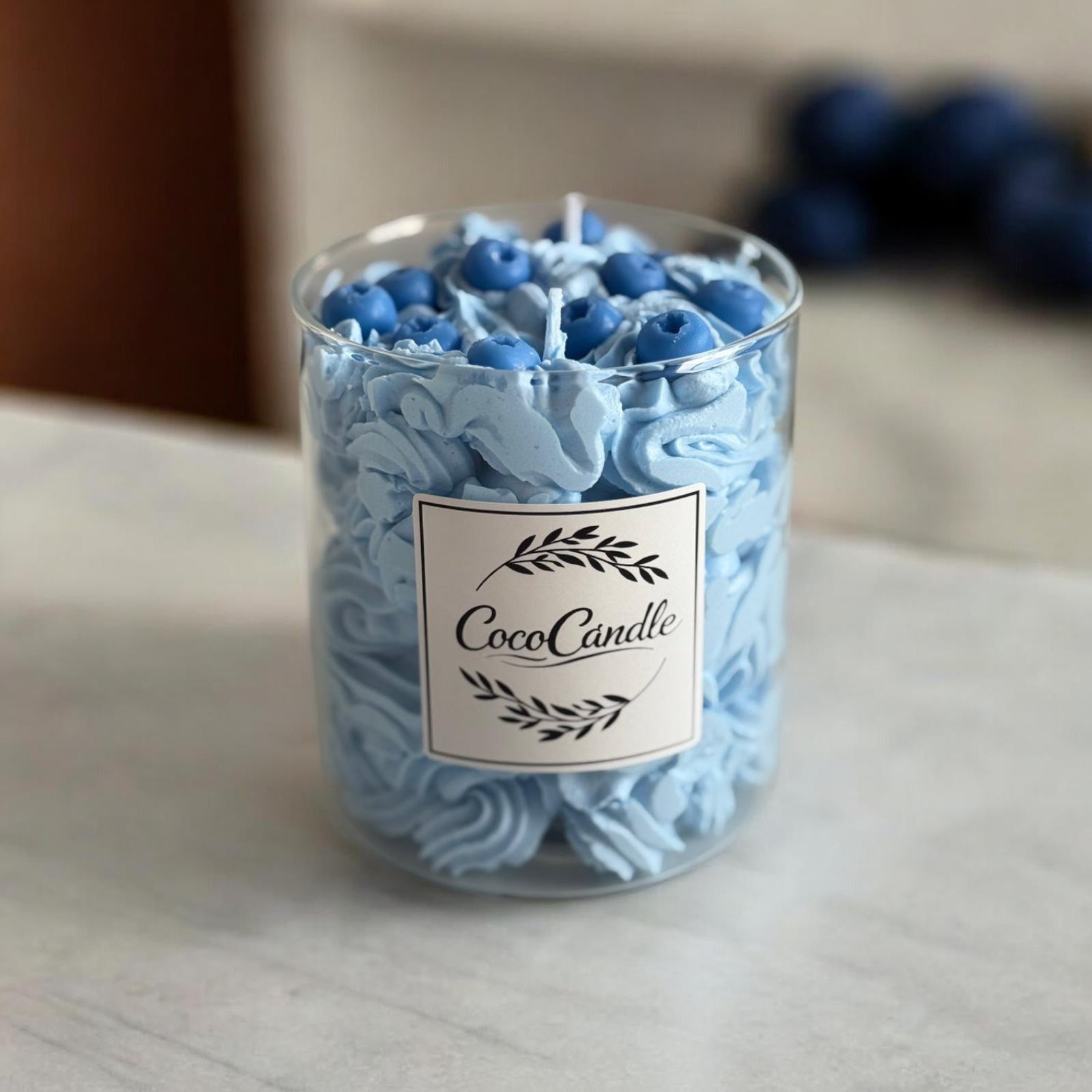 Handgemachte Dessert-Kerze "Heidelbeer-Traum" – Soya-Wachs mit Blaubeer-Optik