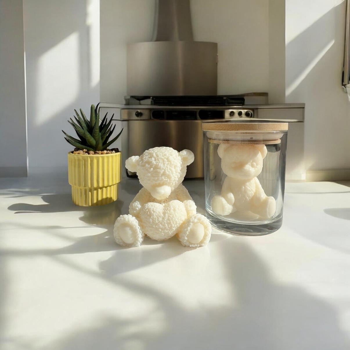 Handgemachte Bären-Kerze "Purer Bär" – Minimal-Design in Weiß